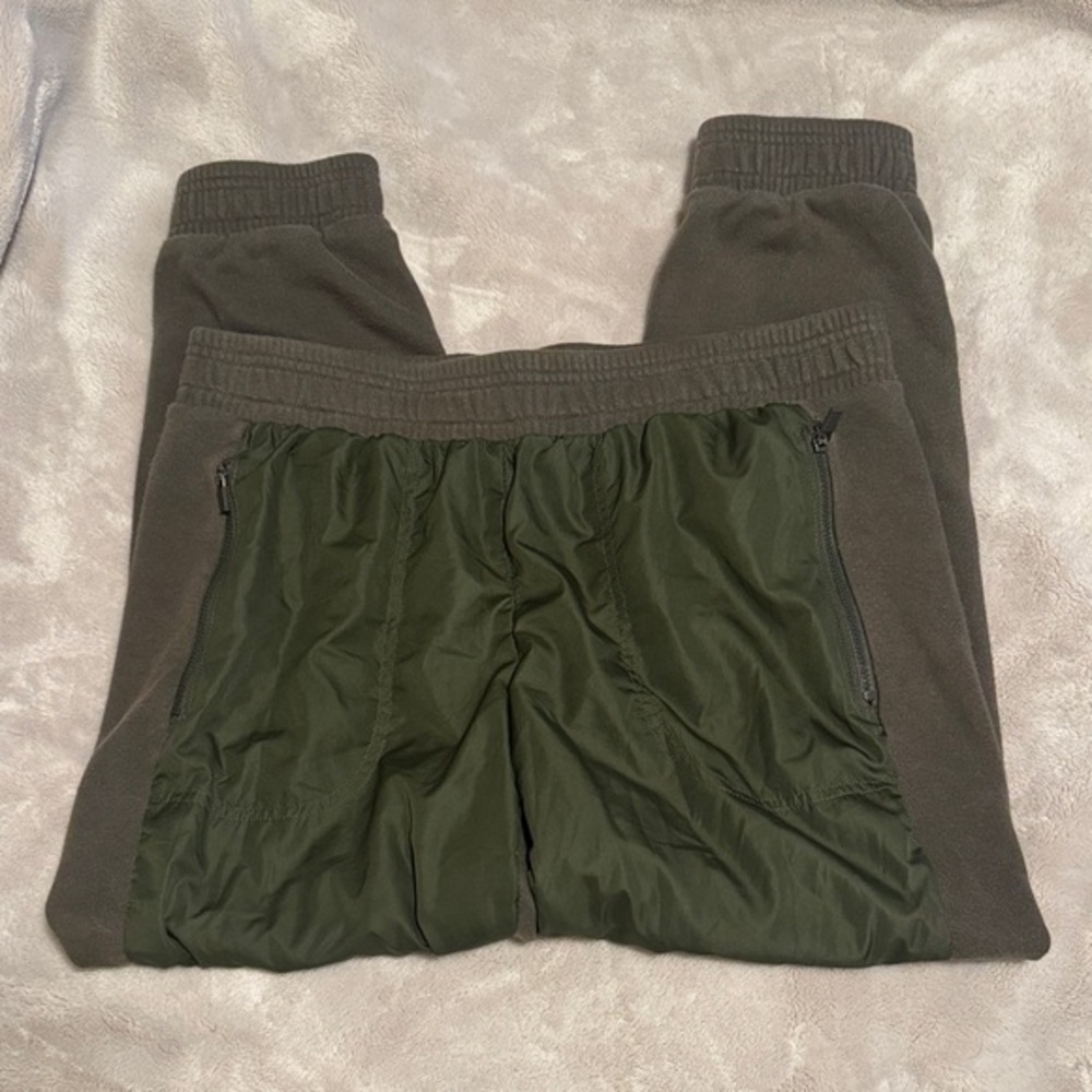 Fabletics || Super Rad Utility Joggers (S)